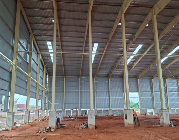 steel-hangar-building-in-Benin.jpg